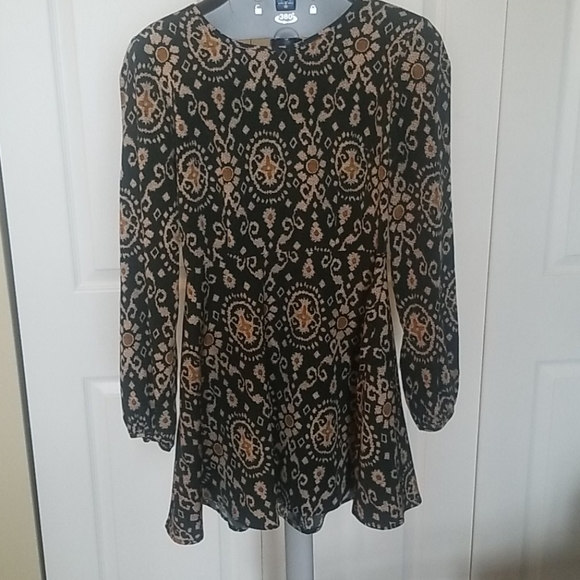 Forever 21 Dresses & Skirts - Forever 21 Green Long Sleeve Skater Dress